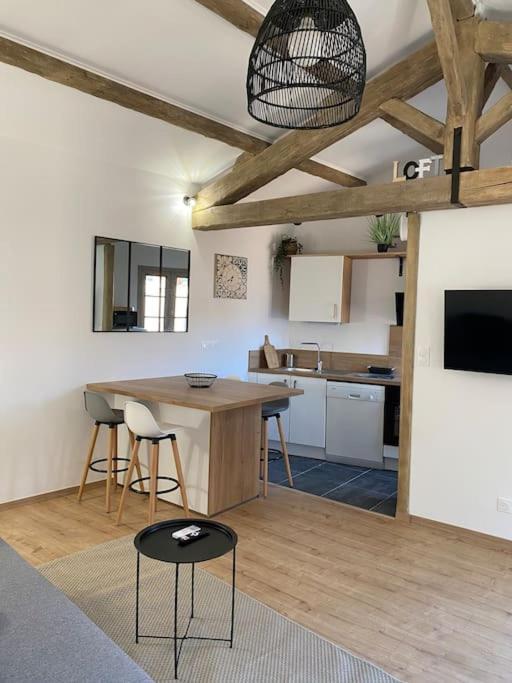 Le Petit Loft Des Halles Безье Экстерьер фото