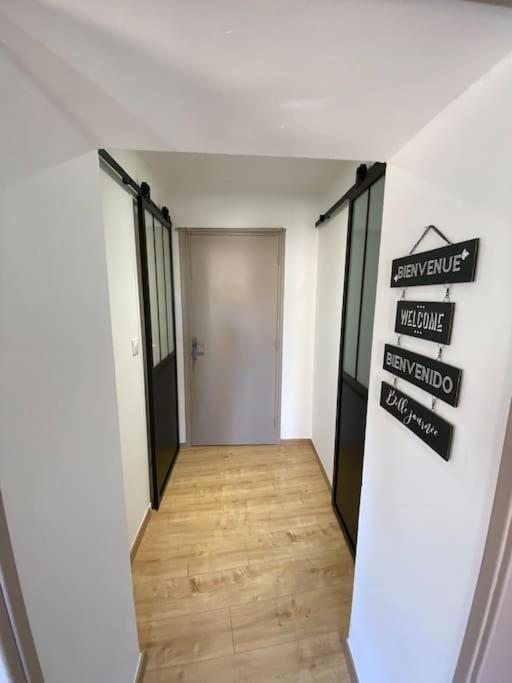 Le Petit Loft Des Halles Безье Экстерьер фото